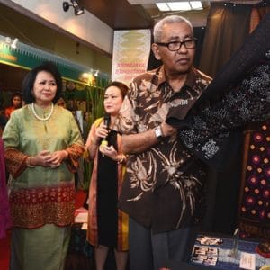 Eliza Alex Noerdin Siapkan Semarak Jumputan