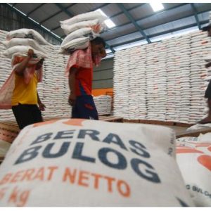 Dewan Minta Kepala Sub Divre Gudang Bulog OKUT Dievaluasi