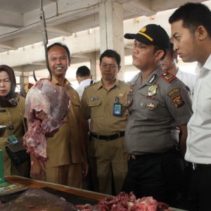 Jelang Libur Natal, Kapolres Muara Enim Sidak Pasar 