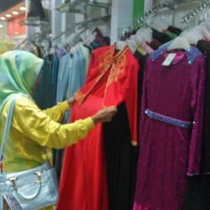 Cari Busana Muslim yang Diskon Hingga 70%, Yuk Kesini