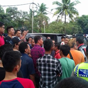 Ratusan Supir Taksol Demo Depan Bandara, Buntut Pemukulan Oleh Sopir Taksi Gelap