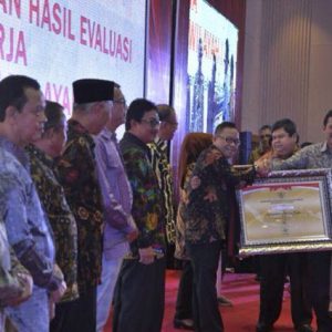 Muara Enim Kembali Terima Penghargaan SAKIP