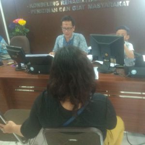 Tak Tahan 6 Tahun Dibeginikan, Emilia Laporkan Wawan