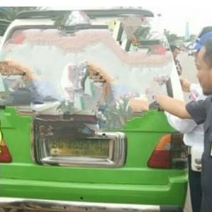 Mulai Aksi, Panwaslu Copot Paksa Alat Peraga Kampanye