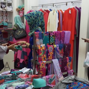 Busana Muslim Disini Diskon Hingga 50 Persen