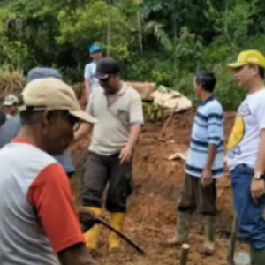 Longsor Terjang Rumah Warga di Semende