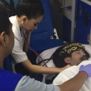 Usai Terkubur 14 Jam Dalam Es, Benarkah Limbad Kritis?