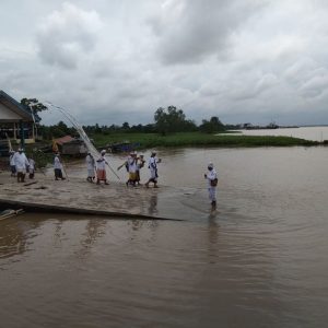 Ratusan Umat Hindu Khidmat Dalam Upacara Malasti