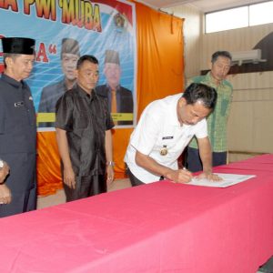 Bersinergi dengan Pemerintah Desa, PWI-APDESI Teken MoU