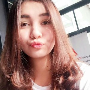 Yuk Lebih Dekat Dengan Presenter Cantik Ini