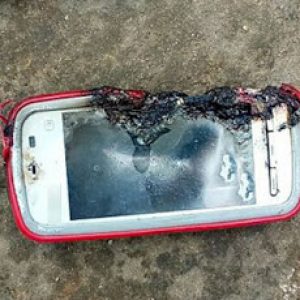 Gadis Ini Terbunuh Oleh Smartphonenya, Kok Bisa?