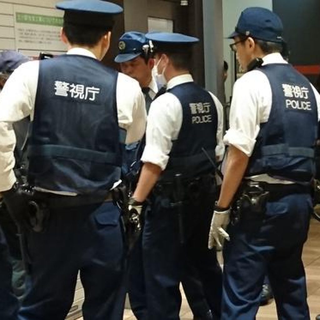 Tega ! Polisi Ini Aniaya Bayinya Sendiri Hingga Pendarahan Otak