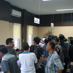 Penerimaan Polri Dibuka, Kantor Disdukcapil Bak Pasar
