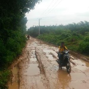 Prihatin Melihat Jalan Menuju Desa Hidup Baru, SBH Bertekad Memperbaiki