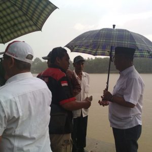 Diterpa Hujan Deras, SBH Tetap Hadir Dengarkan Keluhan Warga Desa Beruge