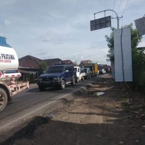 Jalan Lintas Muara Enim Menuju Ujan Mas Macet