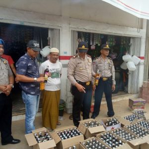 Jelang Ramadan, Polsek Gunung Megang Amankan Ratusan Botol Miras