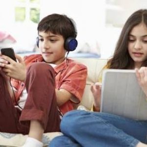 Dampak Negatif Kecanduan Medsos Untuk Anak