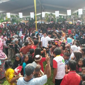 Diiringi Tarian, Ribuan Masyarakat Desa Suban Jeriji Sambut SBH
