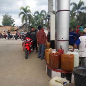 Marak Pengisian Jerigen di SPBU Kecamatan Rupit