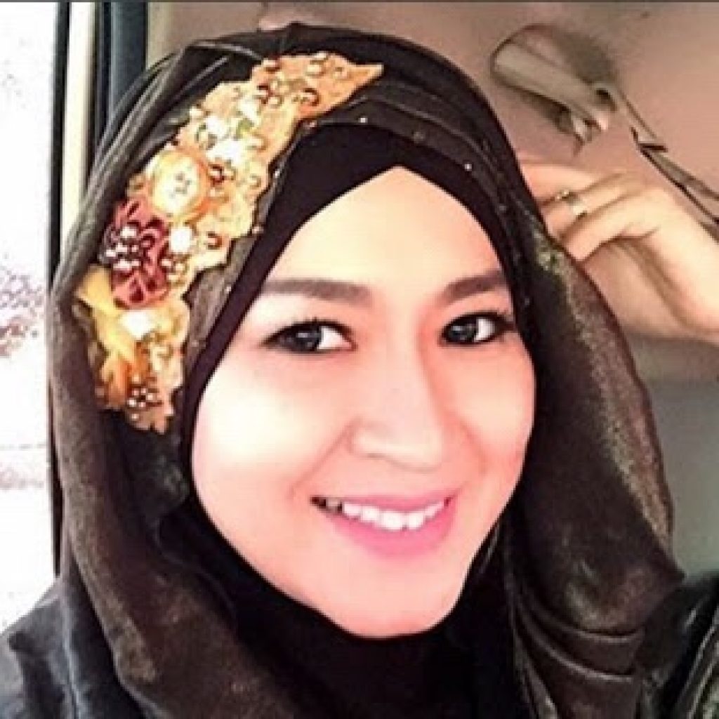 Okie Agustina Curhat Suami Digoda Pelakor