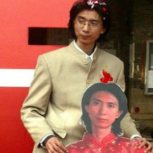 Jomblo Akut, Pria Ini Nikahi Diri Sendiri