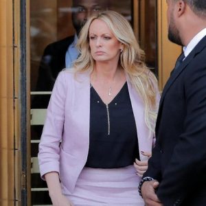 Bintang Porno Hadiri Sidang Pengacara Trump