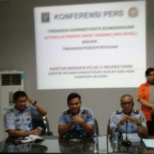 Temui Istri di Lahat, Warga Nepal Akhirnya Dideportasi