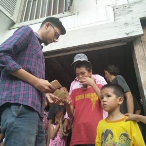 Ratusan Warga Mengantre Sedekah di Rumah Limas HAR Setiap Hari