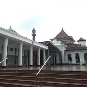 Masjid Agung Jadi Pilihan Masyarakat Sebagai Tempat Berbuka Puasa