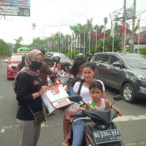 3.000 Takjil Dibagikan Relawan dan Sahabat Paslon RR