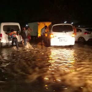 Diguyur 1 Jam, Banjir Kepung Kota Palembang