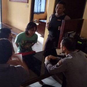 Dibangunkan untuk Makan, Pemuda Ini Bacok Ibunya yang Sedang Salat