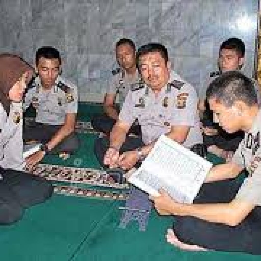 Tingkatkan Iman Jajaran Polisi Dengan “One Day One Juz”