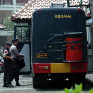 Polisi Selidiki Identitas Ibu-Anak Pelaku Bom Bunuh Diri