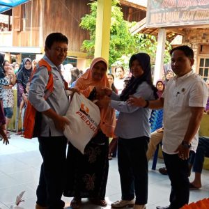 PTBA Sebar Ribuan Paket Sembako di Berbagai Tempat