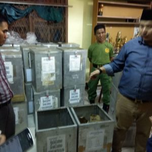 Tim Sarimuda-Rozak Temukan Dugaan Kotak Surat Suara yang Dibongkar