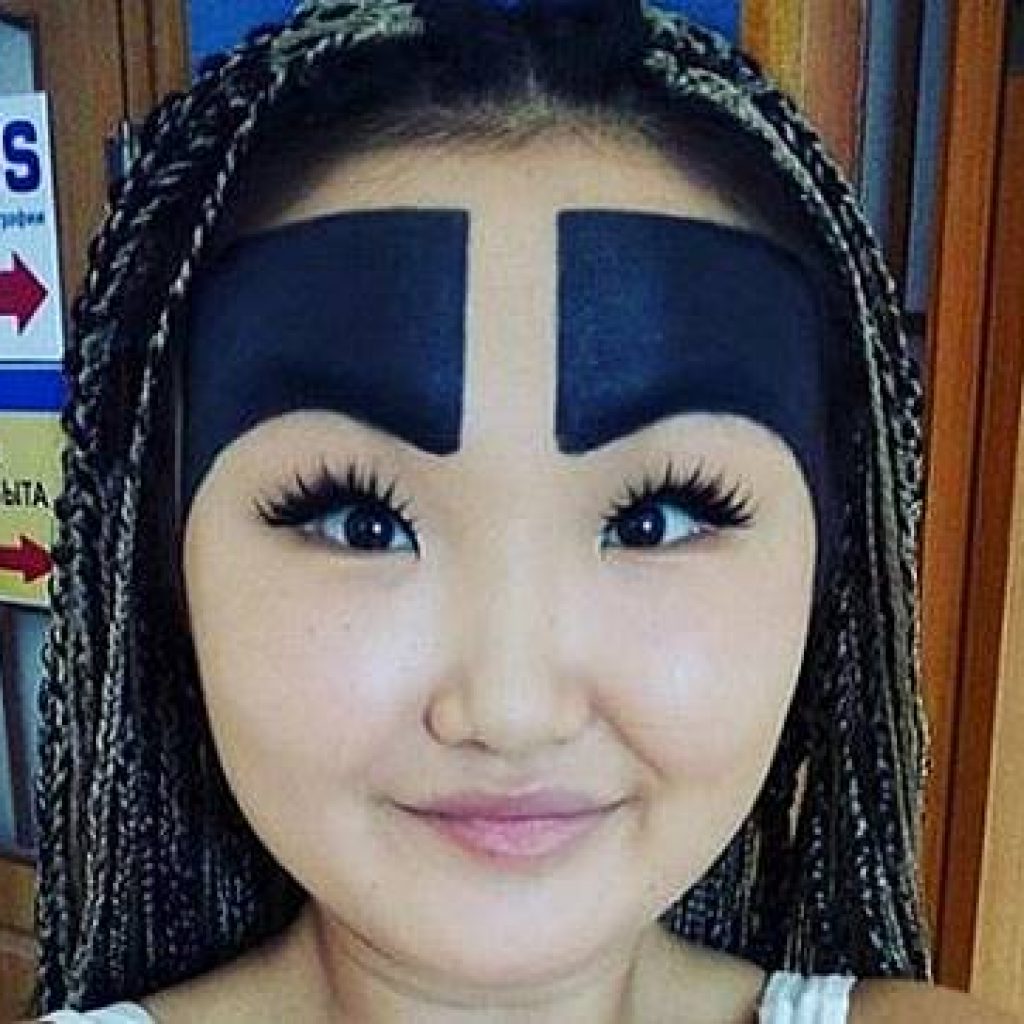 Sering Dibully, Gaya Alisnya Jadi Trend