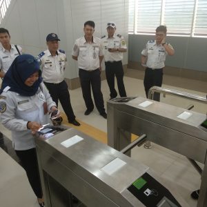 Uji Coba LRT Untuk Umum, Masinis Hati-hati di Tikungan