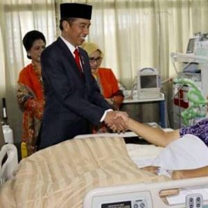 Jenguk SBY Di RS, Jokowi – JK Kompak Bilang Ini