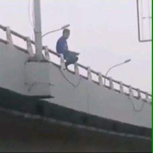 Gagal Lamar Pacar, Ipul Nekat Hendak Terjun Dari Flyover Polda