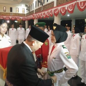 Pj Bupati Muara Enim Lantik 50 Anggota Paskibraka