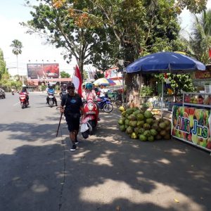 Niat Bayar Nazar, Kakek 7 Cucu Ini Berjalan Kaki dari Lahat ke Istana Presiden