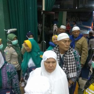 Jemaah Haji Kloter 1 Debarkasi Palembang Tiba di Tanah Air