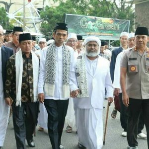 Ustad Abdul Somad Bertakbir Bersama Ratusan Polisi-TNI Sumsel