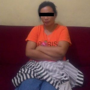 Digrebek Petugas, IRT Buang Sabu-sabu Daganganya Lewat Jendela Rumah