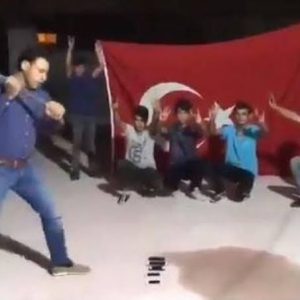 Patuhi Seruan Erdogan, Warga Turki Musnahkan iPhone Miliknya