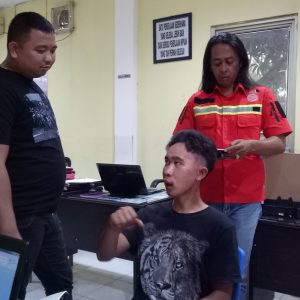 Bermoduskan COD, Agus Tusuk Calon Pembeli HP