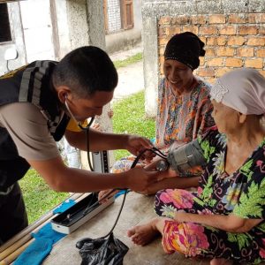 Tim Urkes Polres Muara Enim Gelar Bakti Kesehatan