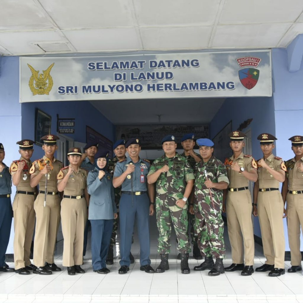 Taruna-Taruni AAL Tingkat IV Kunjungi Lanud SMH Palembang